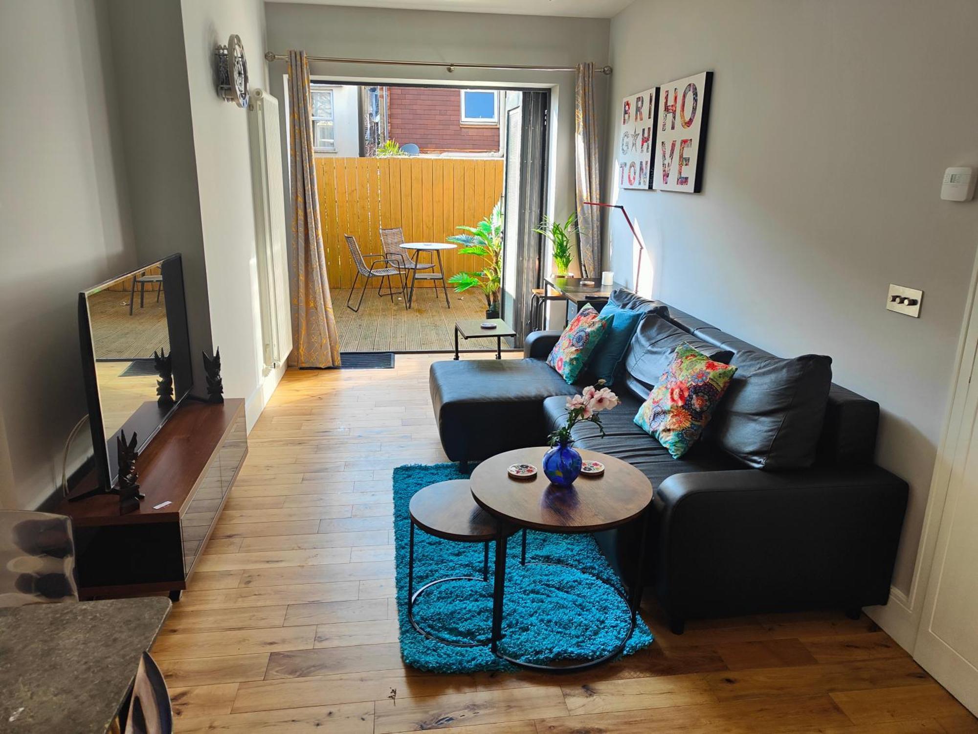 Modern Central Brighton Patio Flat - Free Parking! Exterior photo