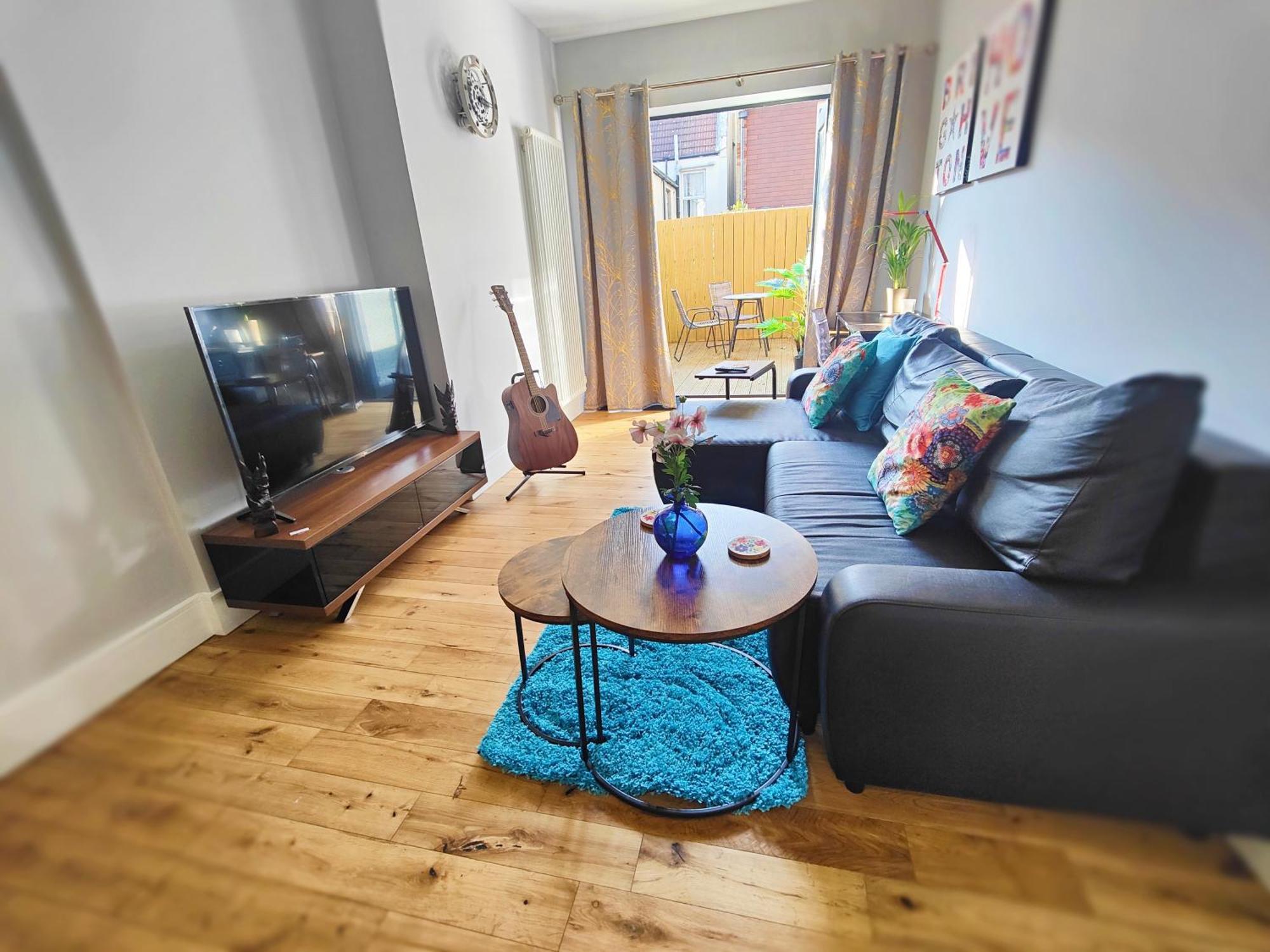 Modern Central Brighton Patio Flat - Free Parking! Exterior photo